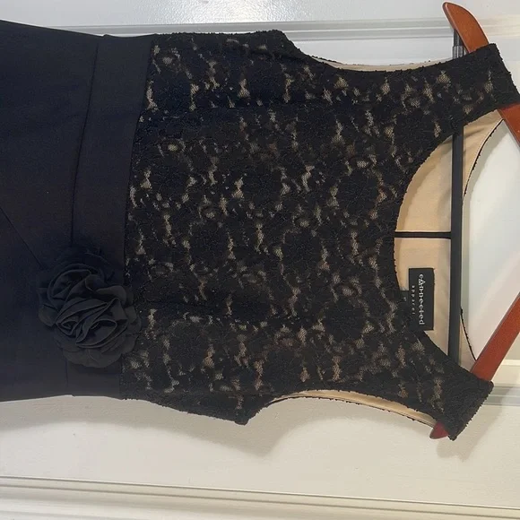 Connected women’s black sleeveless dress - Picture 2 of 10